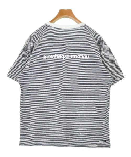 uniform experiment เสื้อยืด/เสื้อท็อปส์