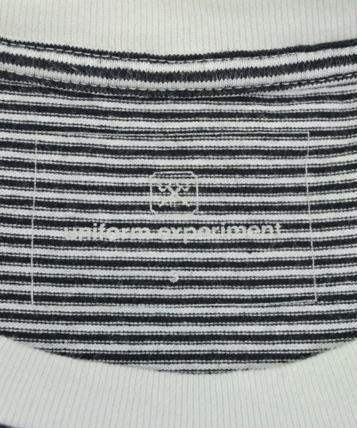 uniform experiment เสื้อยืด/เสื้อท็อปส์