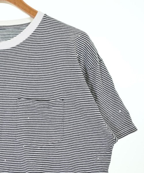 uniform experiment เสื้อยืด/เสื้อท็อปส์