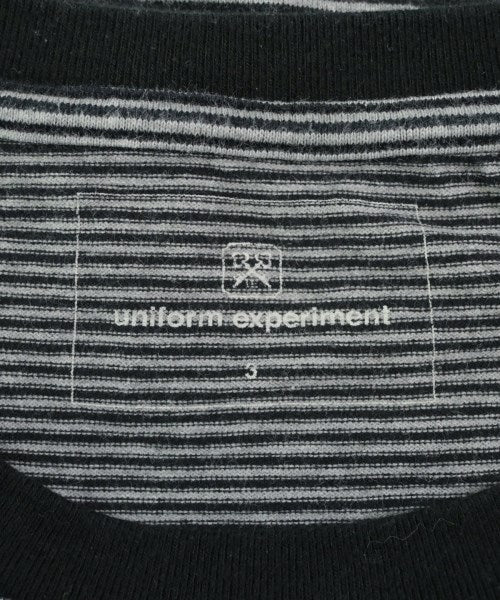 uniform experiment เสื้อยืด/เสื้อท็อปส์