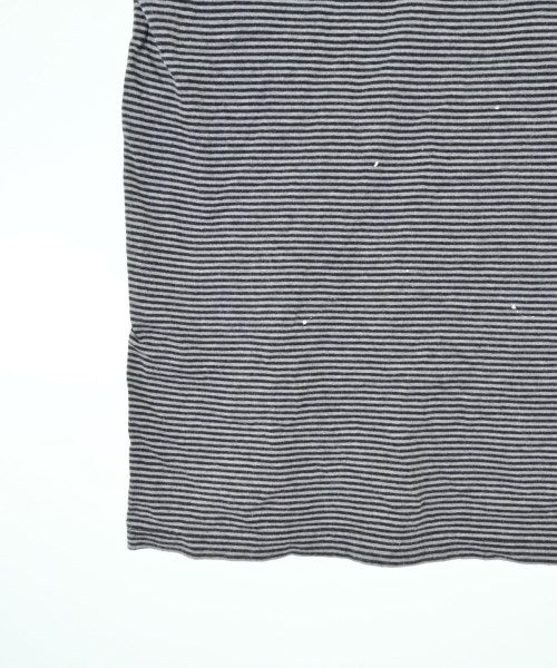 uniform experiment เสื้อยืด/เสื้อท็อปส์