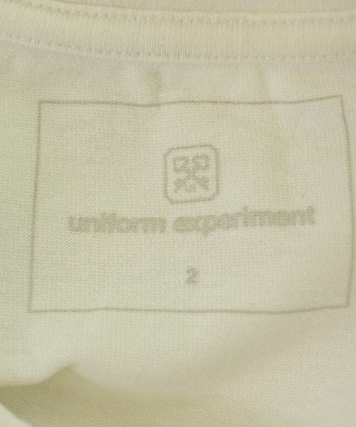 uniform experiment เสื้อยืด/เสื้อท็อปส์
