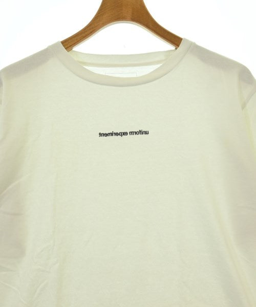uniform experiment เสื้อยืด/เสื้อท็อปส์