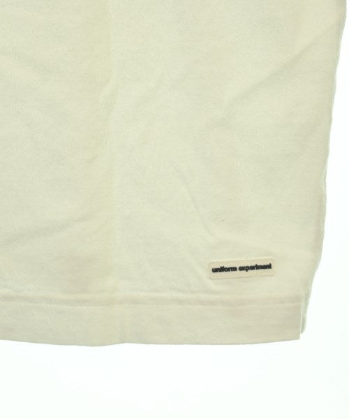 uniform experiment เสื้อยืด/เสื้อท็อปส์