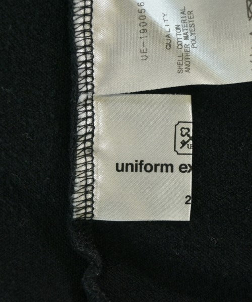 uniform experiment เสื้อยืด/เสื้อท็อปส์