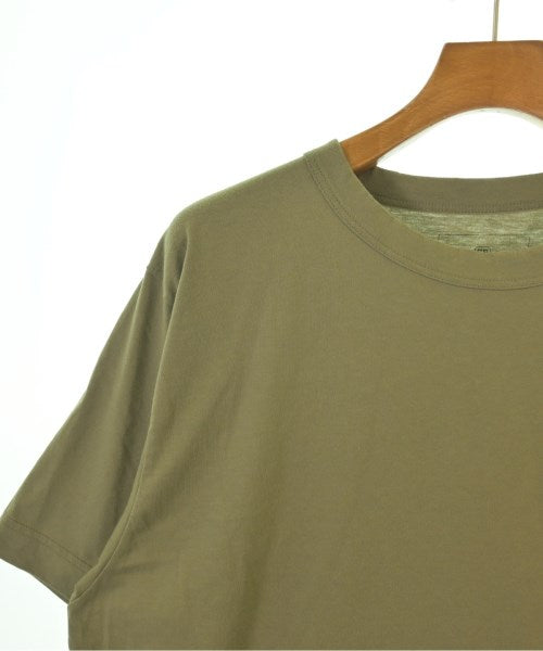 uniform experiment เสื้อยืด/เสื้อท็อปส์
