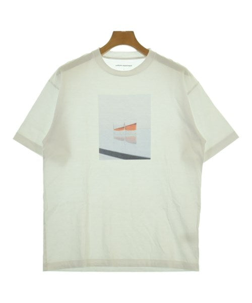 uniform experiment เสื้อยืด/เสื้อท็อปส์