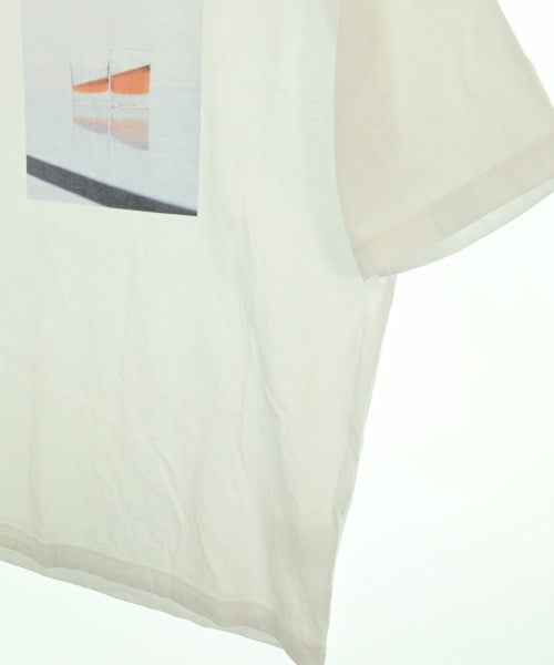 uniform experiment เสื้อยืด/เสื้อท็อปส์