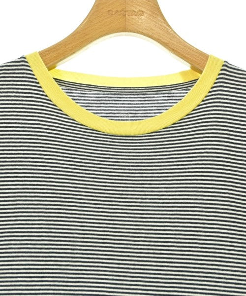 uniform experiment เสื้อยืด/เสื้อท็อปส์