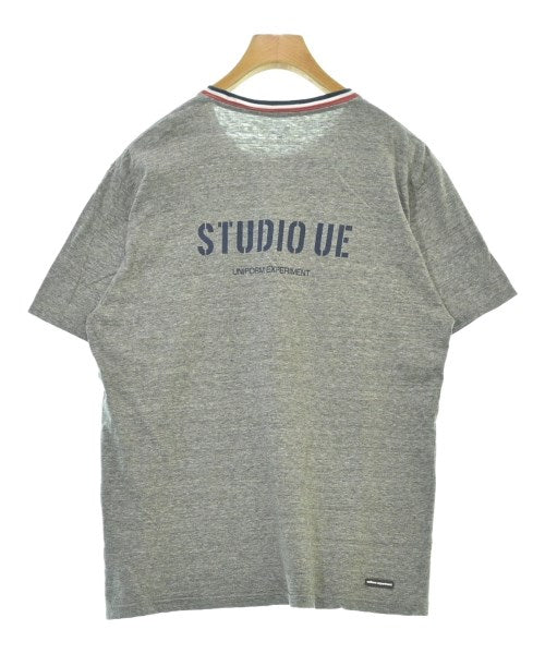 uniform experiment เสื้อยืด/เสื้อท็อปส์