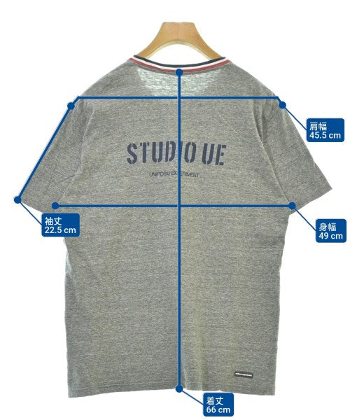 uniform experiment เสื้อยืด/เสื้อท็อปส์