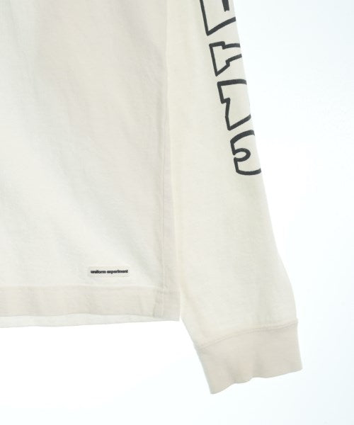 uniform experiment เสื้อยืด/เสื้อท็อปส์