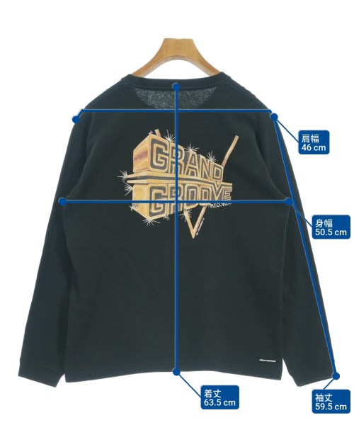 uniform experiment เสื้อยืด/เสื้อท็อปส์