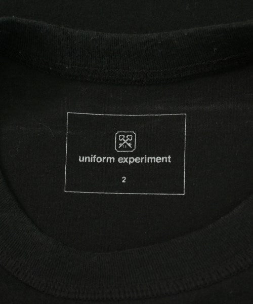 uniform experiment เสื้อยืด/เสื้อท็อปส์