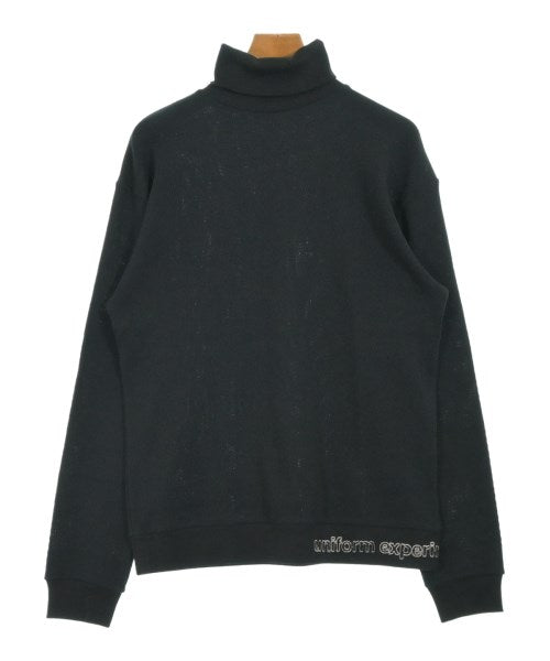 uniform experiment เสื้อยืด/เสื้อท็อปส์