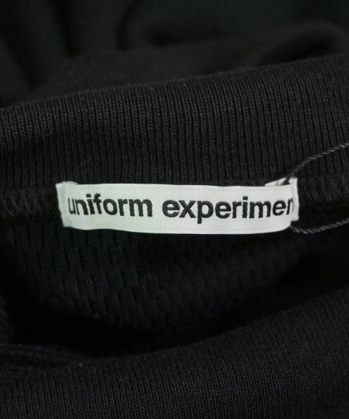 uniform experiment เสื้อยืด/เสื้อท็อปส์