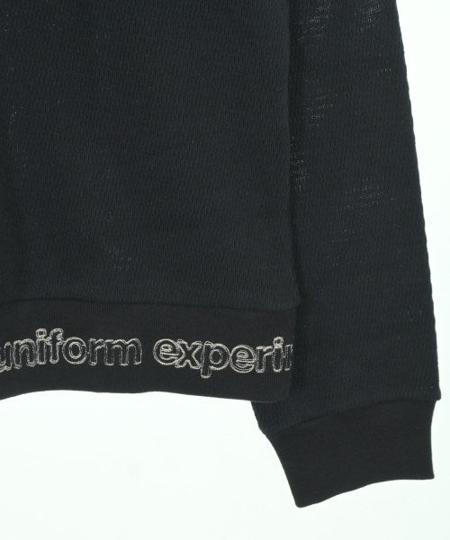 uniform experiment เสื้อยืด/เสื้อท็อปส์
