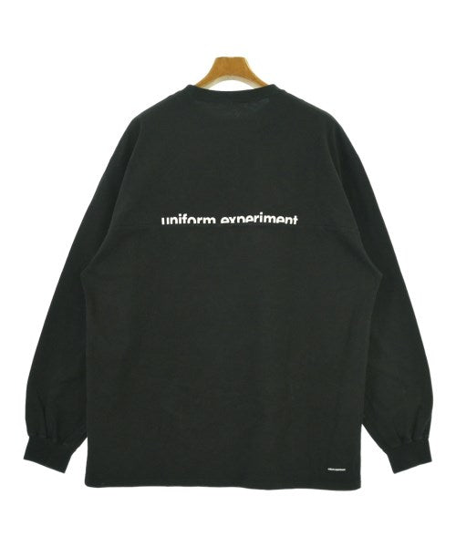 uniform experiment เสื้อยืด/เสื้อท็อปส์