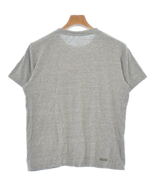 uniform experiment เสื้อยืด/เสื้อท็อปส์