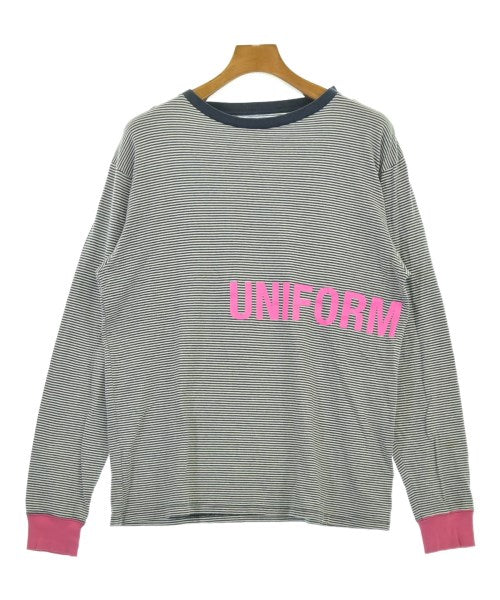 uniform experiment เสื้อยืด/เสื้อท็อปส์