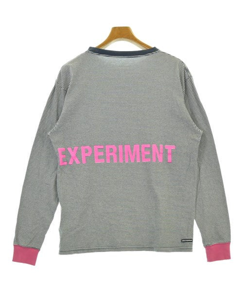 uniform experiment เสื้อยืด/เสื้อท็อปส์
