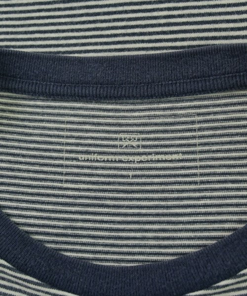 uniform experiment เสื้อยืด/เสื้อท็อปส์