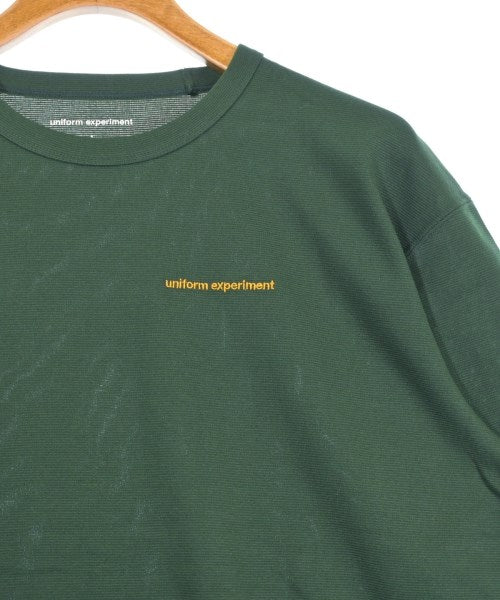 uniform experiment เสื้อยืด/เสื้อท็อปส์