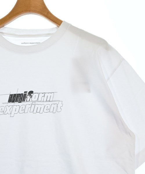 uniform experiment เสื้อยืด/เสื้อท็อปส์