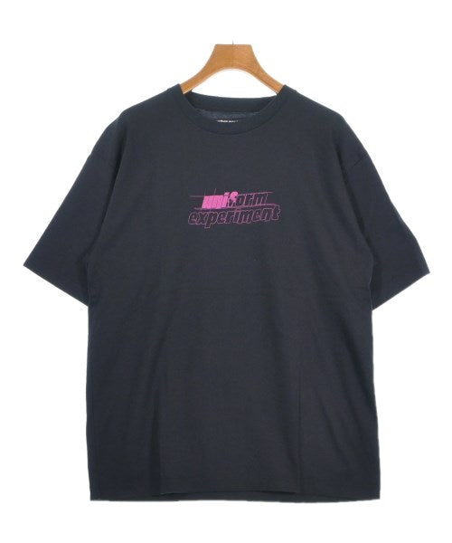 uniform experiment เสื้อยืด/เสื้อท็อปส์
