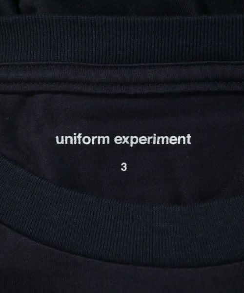 uniform experiment เสื้อยืด/เสื้อท็อปส์