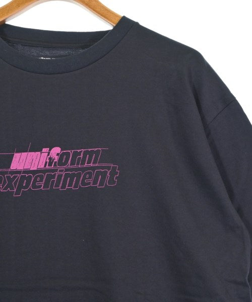 uniform experiment เสื้อยืด/เสื้อท็อปส์