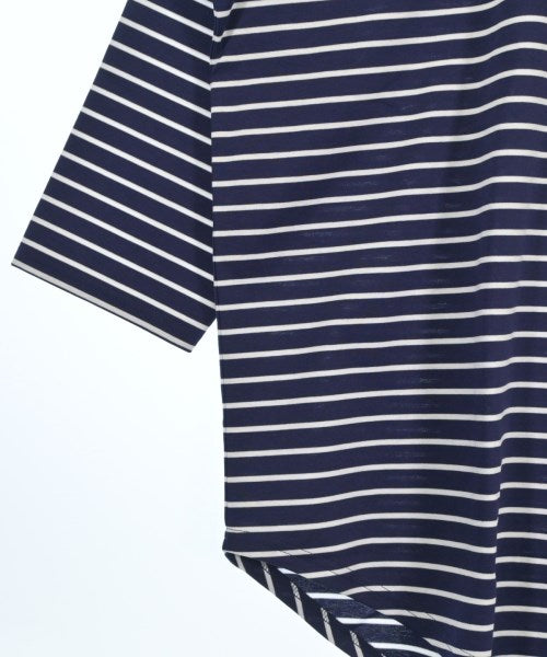 uniform experiment เสื้อยืด/เสื้อท็อปส์
