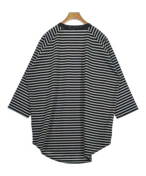 uniform experiment เสื้อยืด/เสื้อท็อปส์