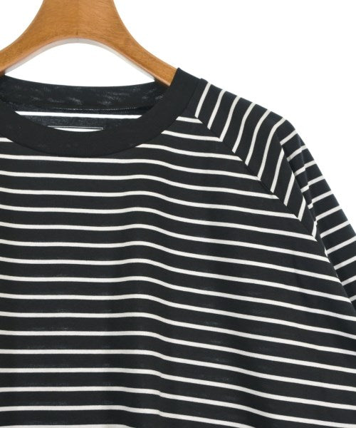 uniform experiment เสื้อยืด/เสื้อท็อปส์