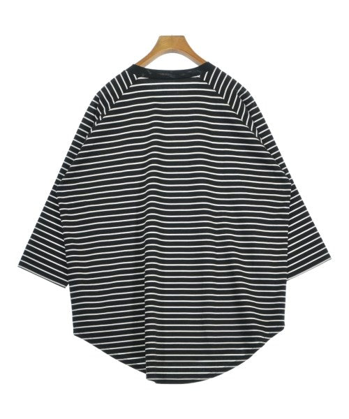 uniform experiment เสื้อยืด/เสื้อท็อปส์