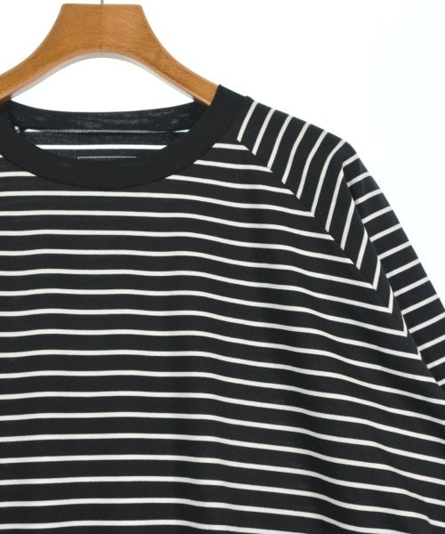 uniform experiment เสื้อยืด/เสื้อท็อปส์