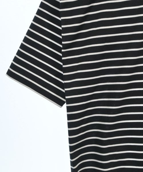uniform experiment เสื้อยืด/เสื้อท็อปส์