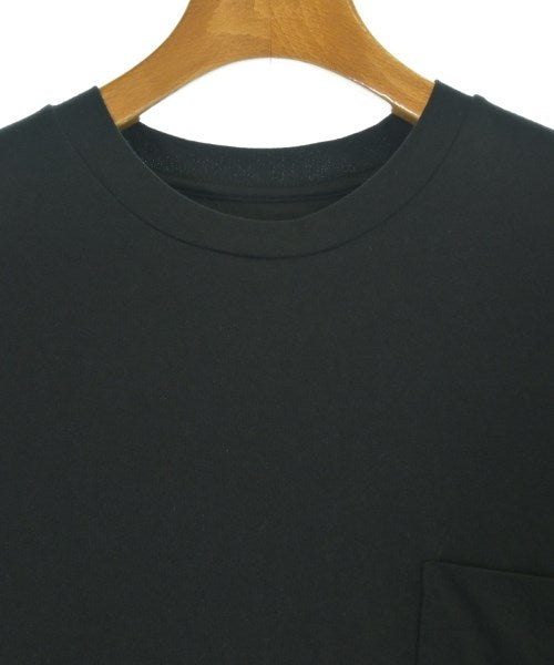 uniform experiment เสื้อยืด/เสื้อท็อปส์