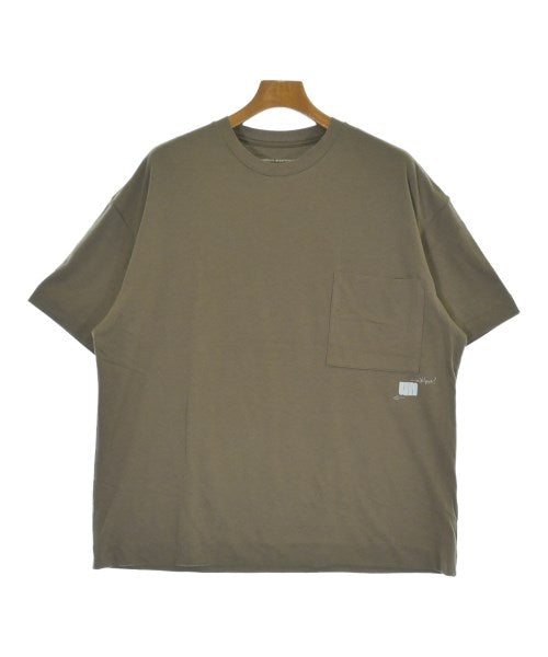 uniform experiment เสื้อยืด/เสื้อท็อปส์