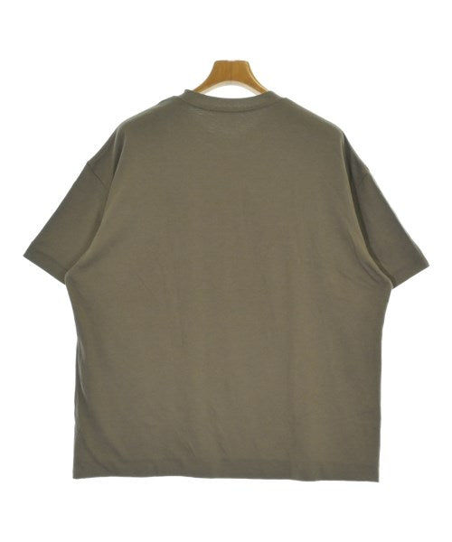 uniform experiment เสื้อยืด/เสื้อท็อปส์