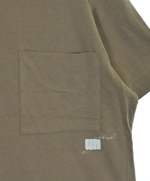 uniform experiment เสื้อยืด/เสื้อท็อปส์