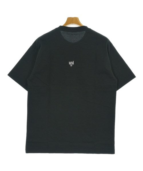 uniform experiment เสื้อยืด/เสื้อท็อปส์