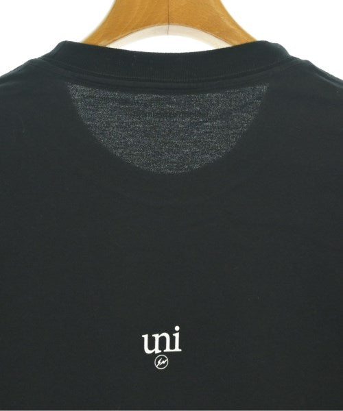 uniform experiment เสื้อยืด/เสื้อท็อปส์