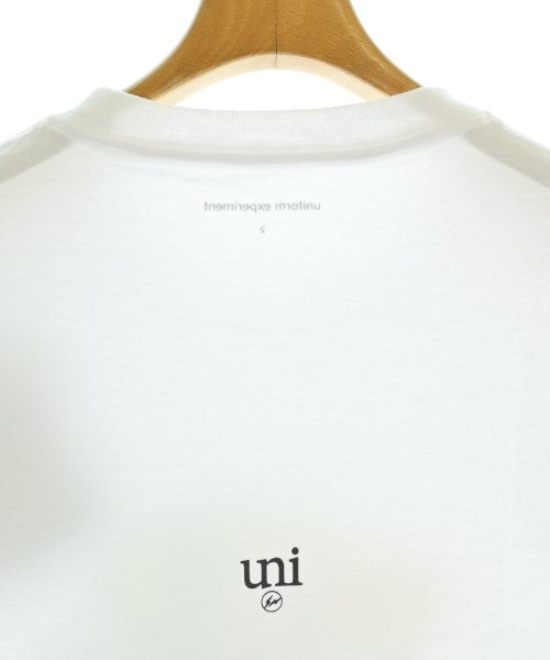 uniform experiment เสื้อยืด/เสื้อท็อปส์