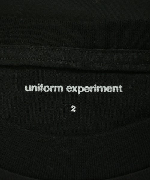 uniform experiment เสื้อยืด/เสื้อท็อปส์