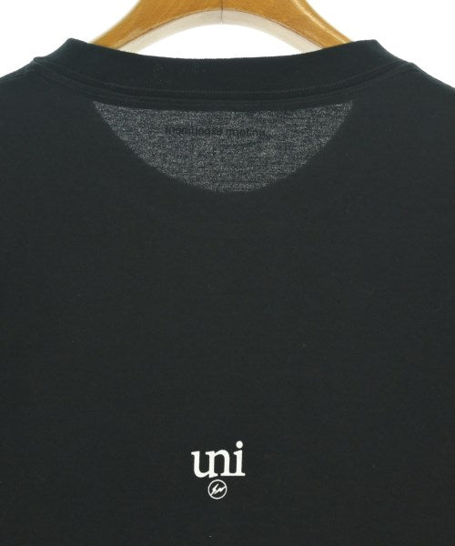 uniform experiment เสื้อยืด/เสื้อท็อปส์