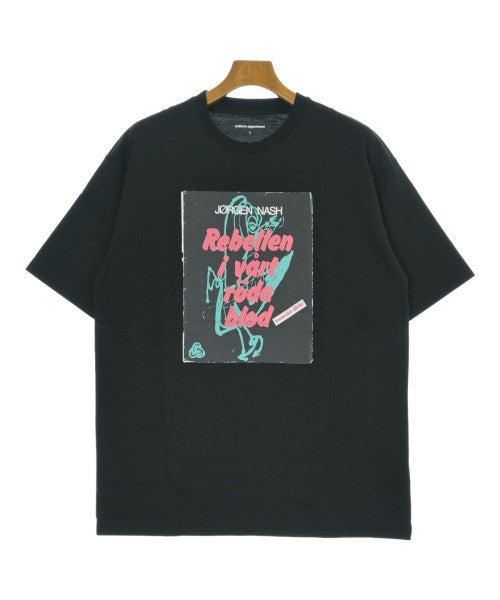 uniform experiment เสื้อยืด/เสื้อท็อปส์