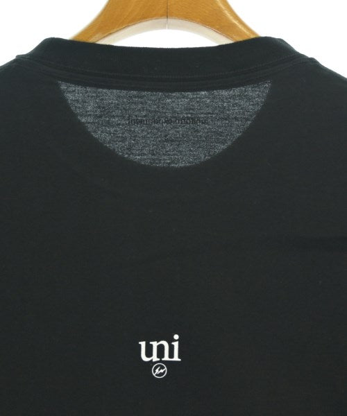uniform experiment เสื้อยืด/เสื้อท็อปส์