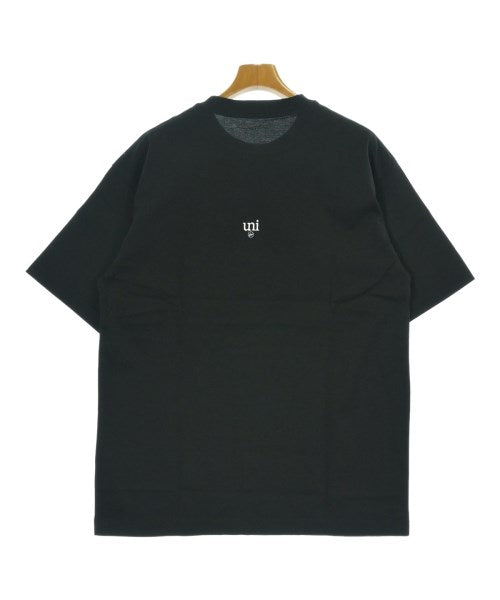 uniform experiment เสื้อยืด/เสื้อท็อปส์