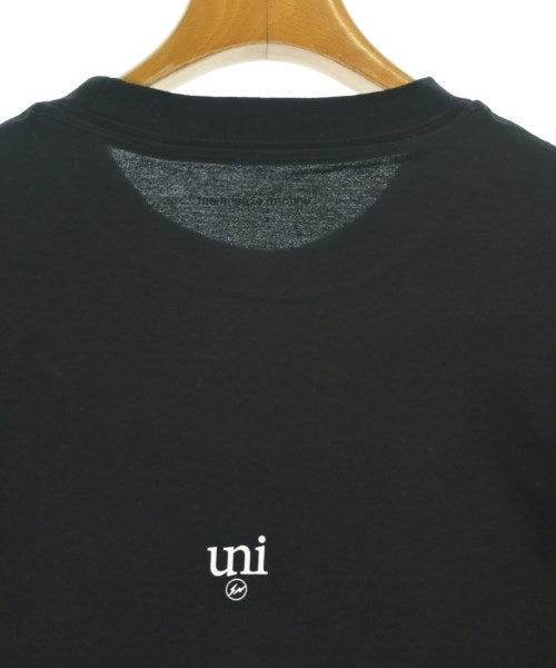 uniform experiment เสื้อยืด/เสื้อท็อปส์